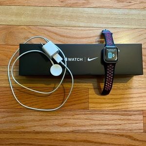 Apple Watch Series 5 40mm Nike addition